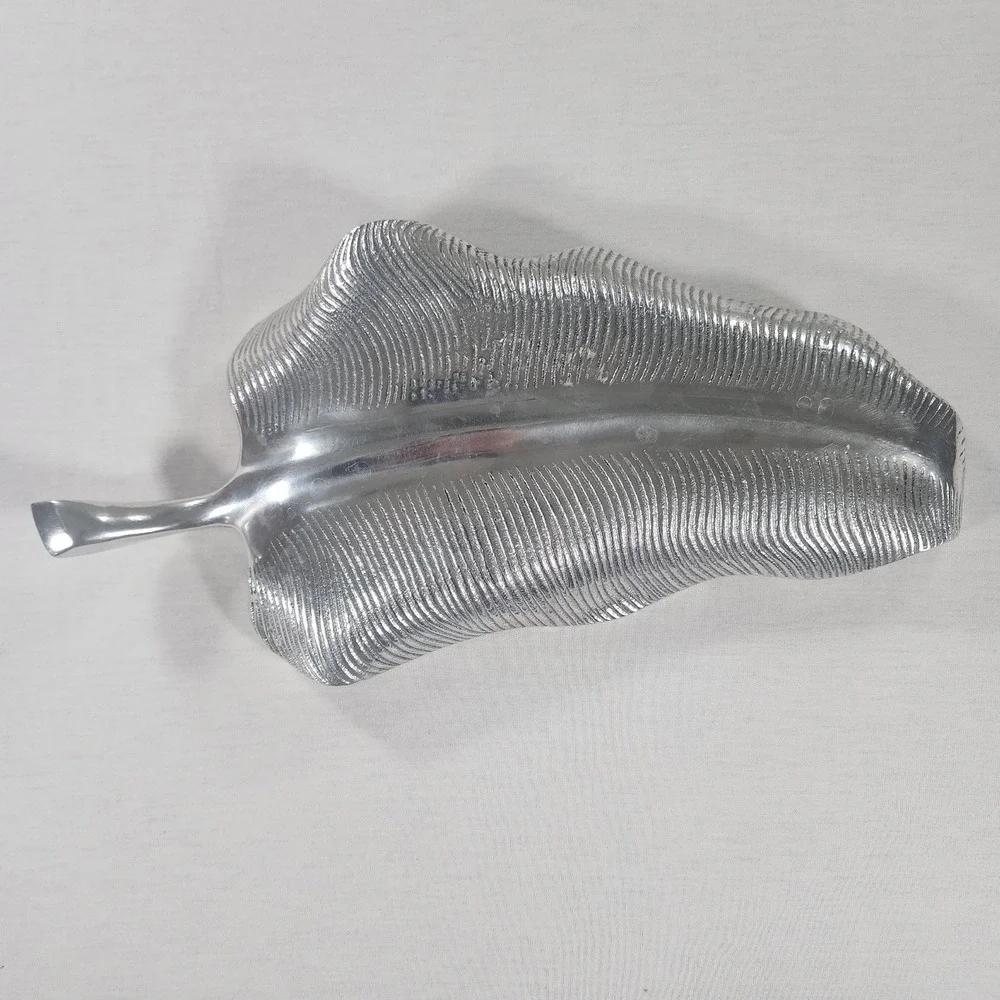 Unbranded vintage aluminum